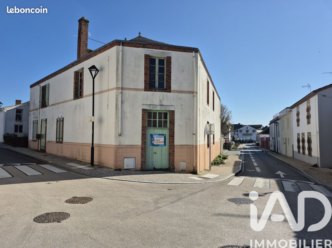Maison 5 pièces 400 m² · à Aizenay · 400 m² · 169 800 €