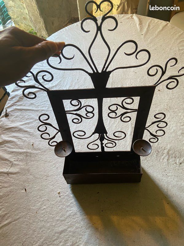 Porte-revues / range-courrier mural en fer forgé – style rustique ancien (image 1)