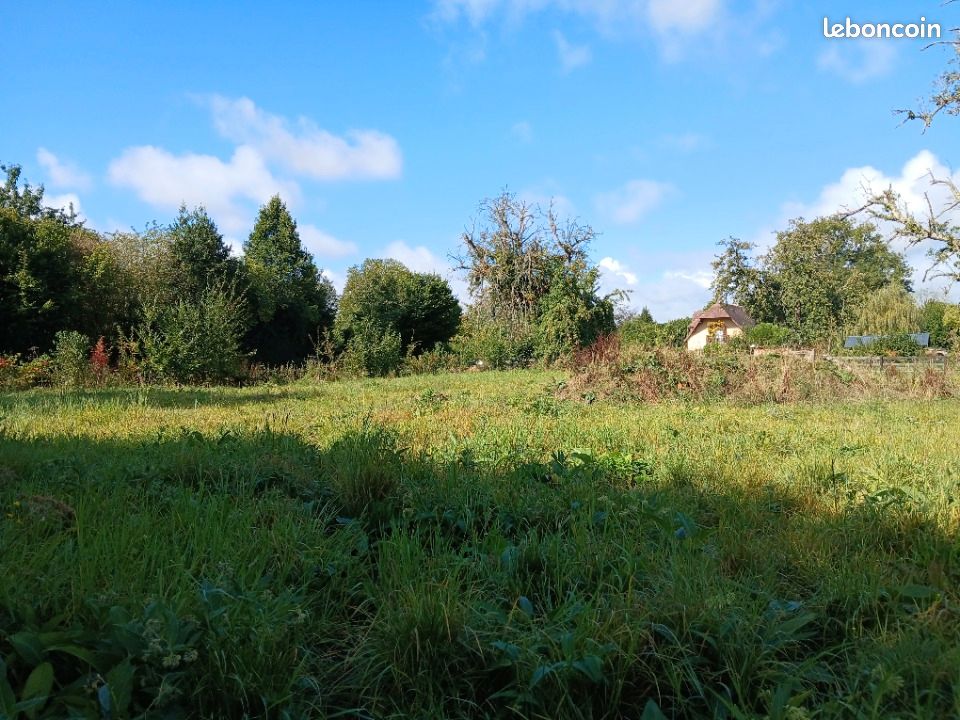 Terrain 1900 m² · à Reux · 160 000 €