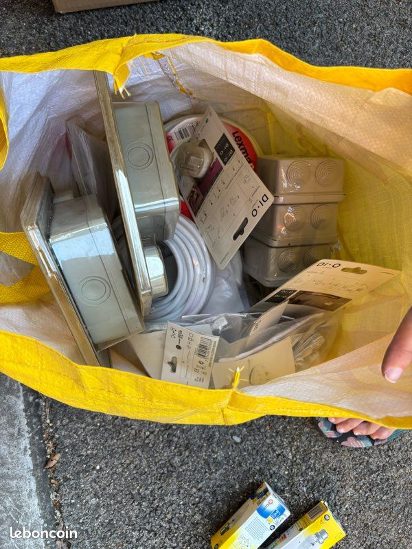 Lot accessoires pour electricité (image 5)