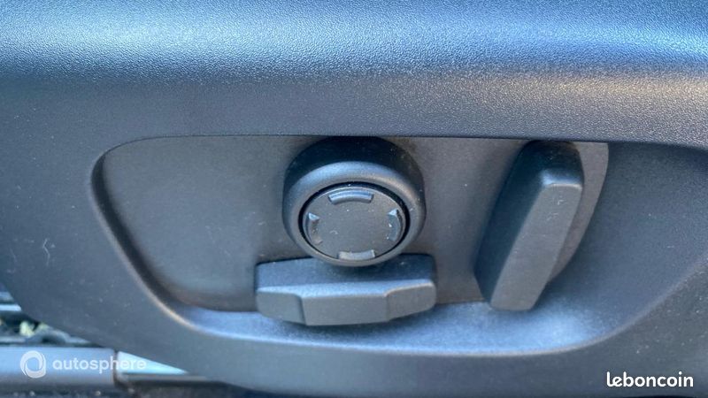 Land-Rover Discovery Sport P300e R-Dynamic S AWD BVA (image 25)