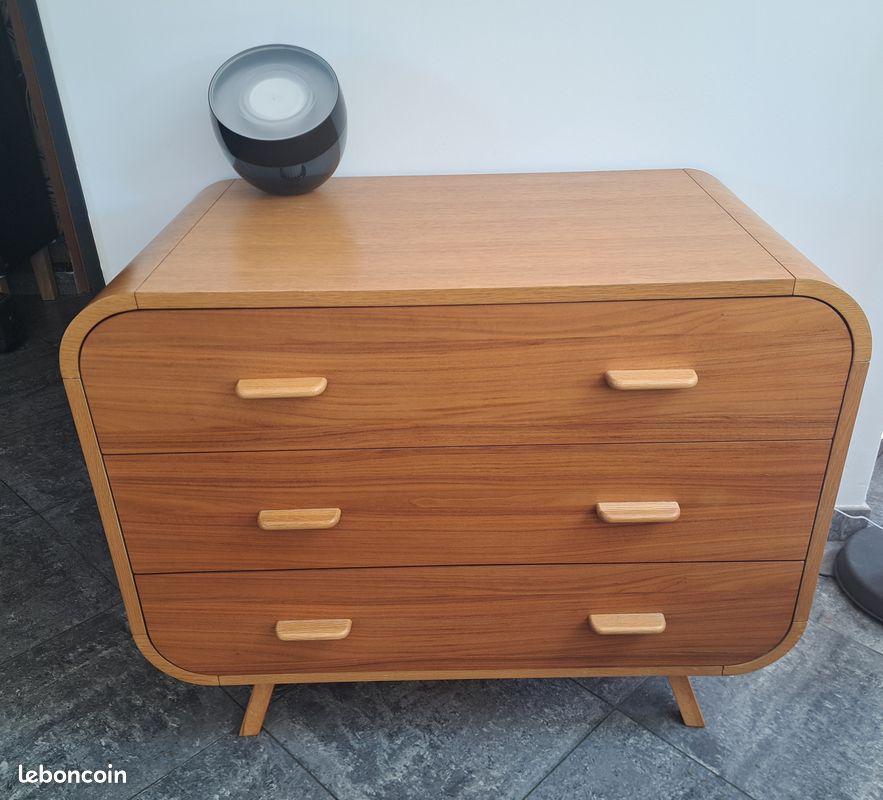 Commode en bois couleur claire (chêne et noyer) (image 2)