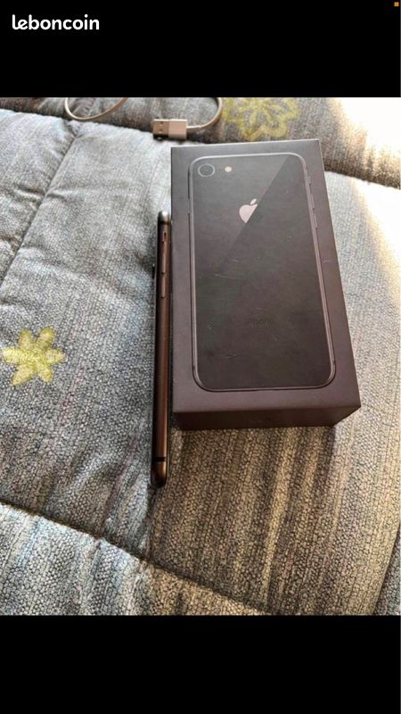 IPhone 8 64gb (image 1)