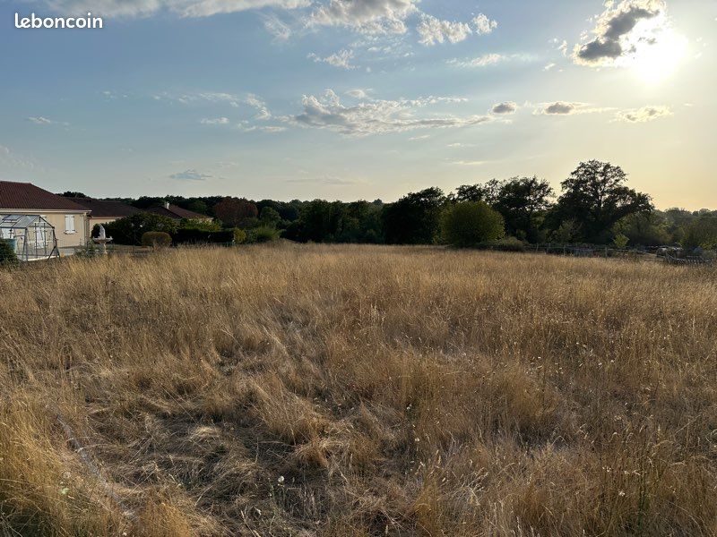 Terrain à vendre à Oradour sur Glane · à Oradour-sur-Glane · 53 000 €