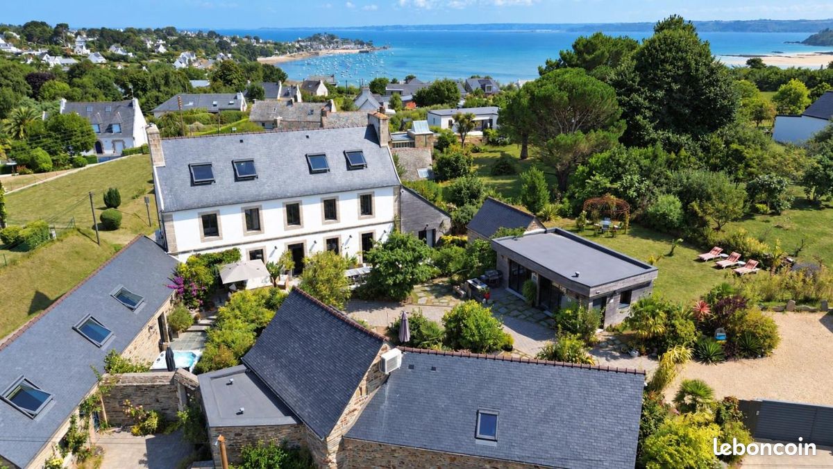 Maison 10 pièces 380 m² · à Locquirec · 380 m² · 2 310 000 €
