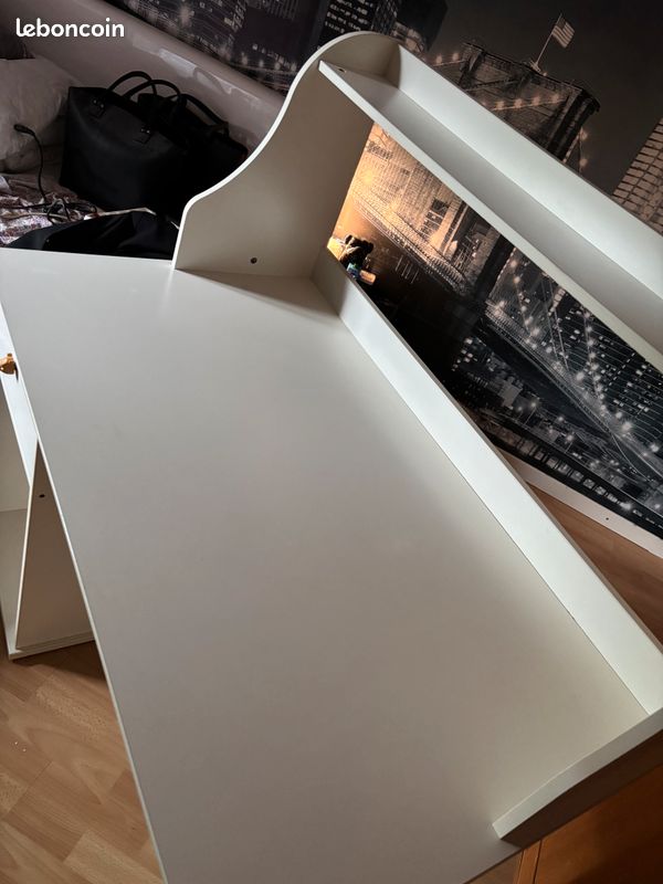 Bureau (image 4)