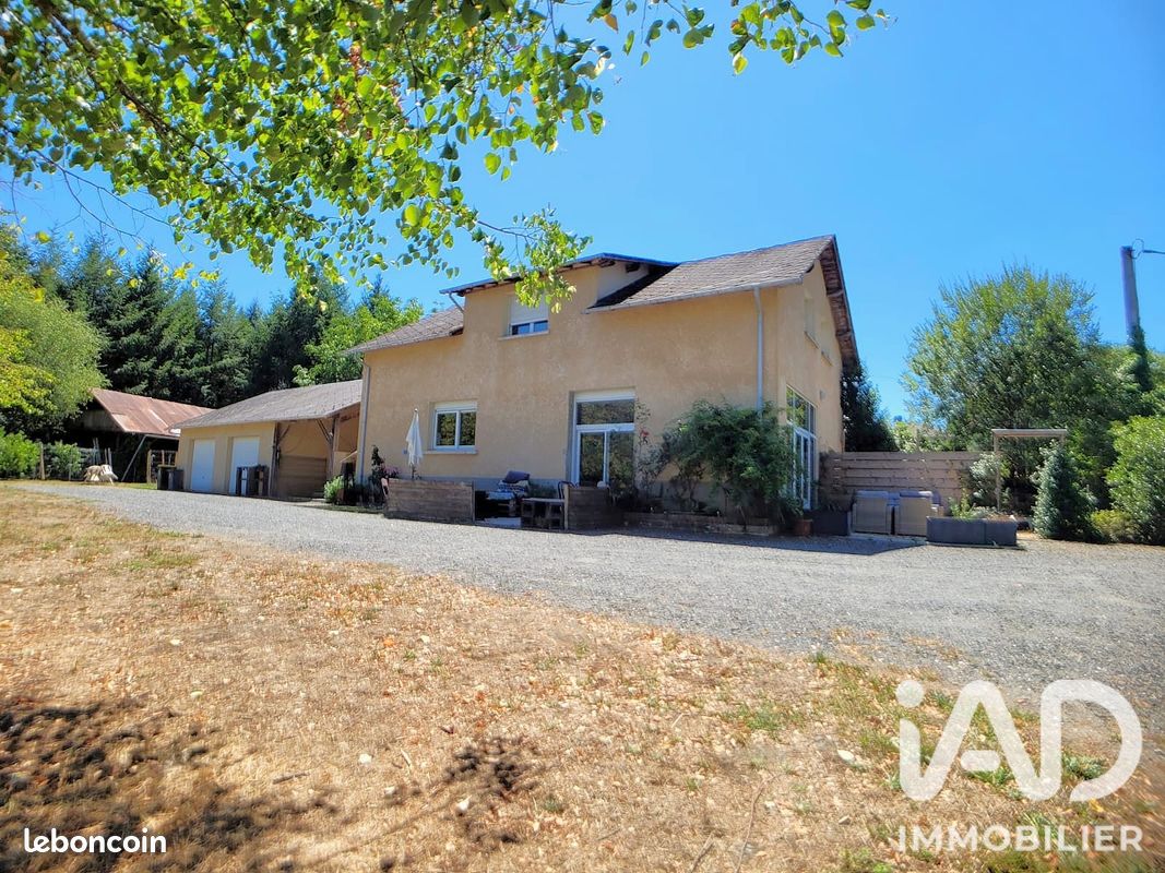 Maison 7 pièces 172 m² · à Vigeois · 172 m² · 250 000 €