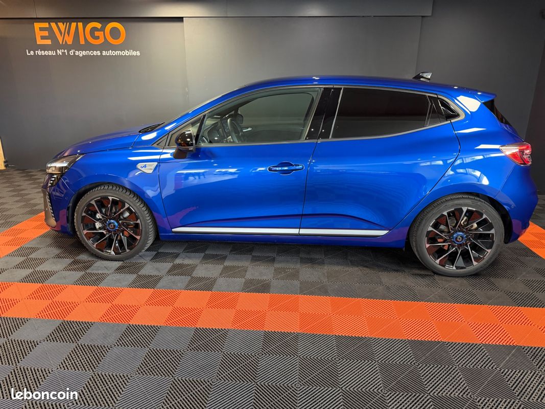 RENAULT CLIO 1.6 E-TECH 145 FULL-HYBRID ESPRIT ALPINE BVA + BOSE + CAMÉRa 360° (image 6)
