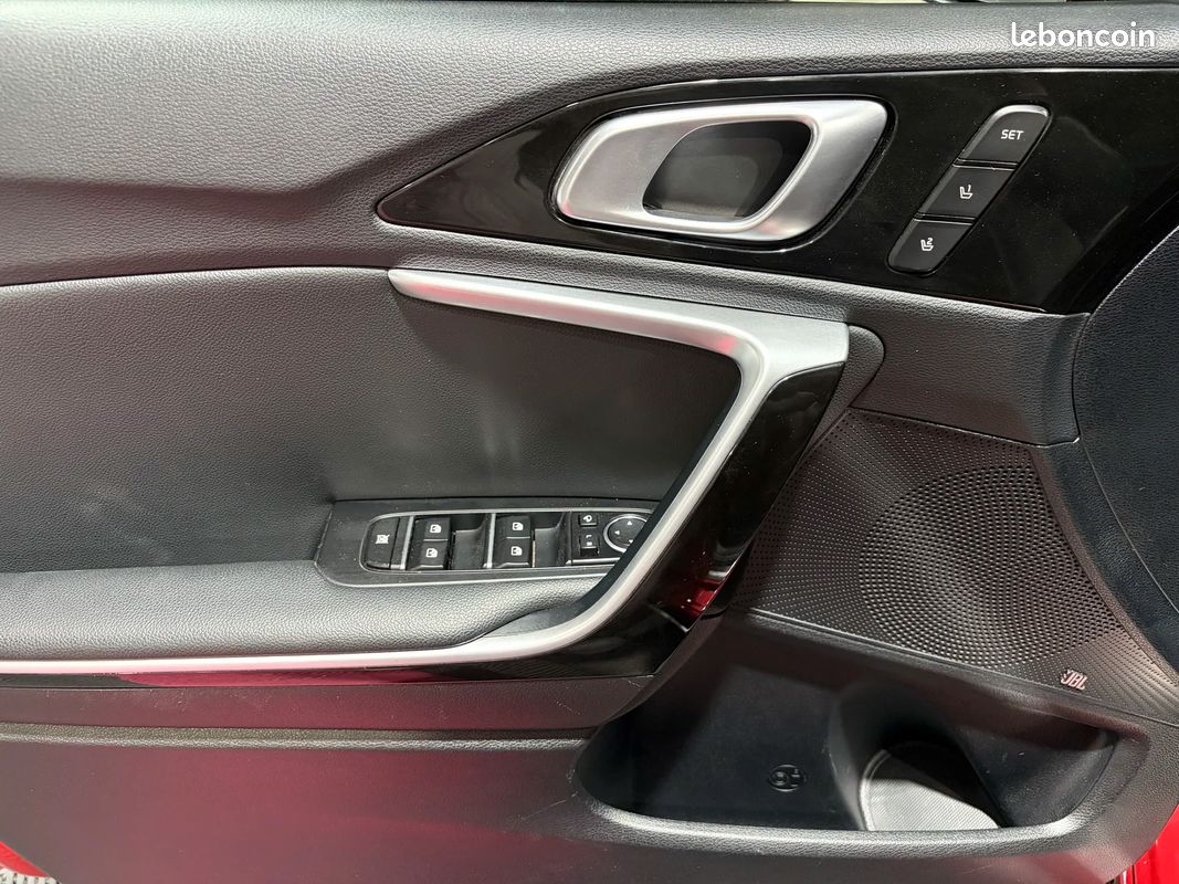 Kia CEED 1.4 140 GT Line Premium FULL ENTRETIEN KIA / TOIT OUVRANT / VOLANT CHAUFFANT (image 8)