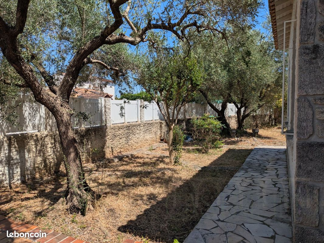 Maison 4 pièces 130 m² · à Saint-Brès · 130 m² · 420 000 €