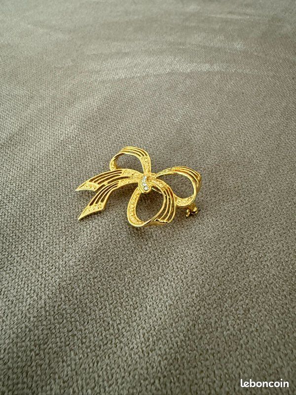 Broche Vintage Nœud Gravé En Relief Couleur Or - Référence 4437, Bijou Occasion