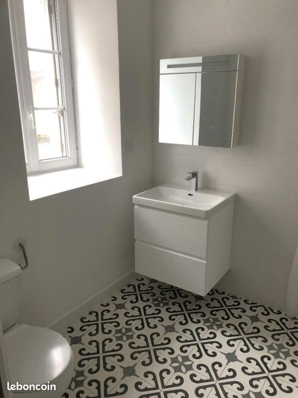 Appartement 1 pièce 25 m² - Thouars 79100 (image principale 6)