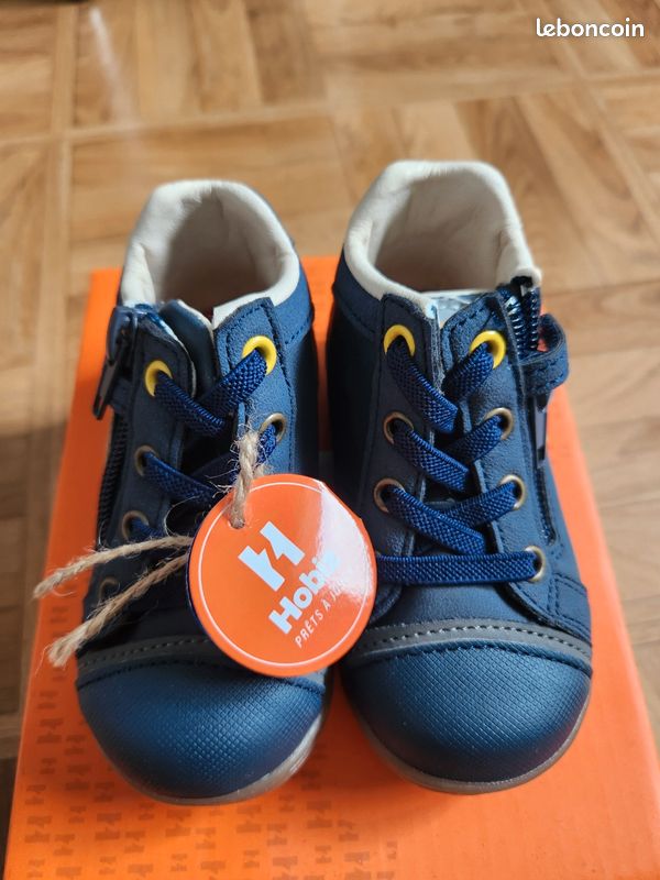 Chaussure bébé neufs taille 20 Vêtements bébé
