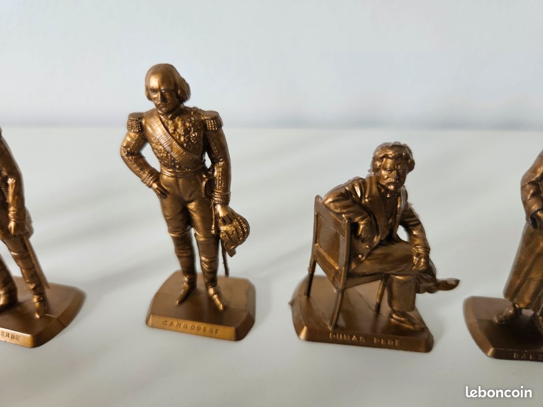 51 MOKAREX Lot 4 Primes Alimentaires Figurines Anciennes : CHEVAUX