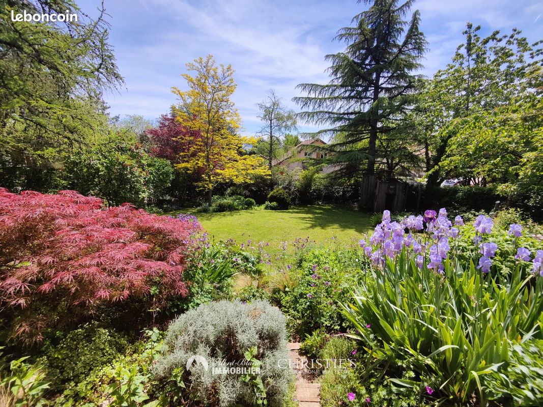 Maison 7 pièces 285 m² · à Gex · 285 m² · 1 250 000 €