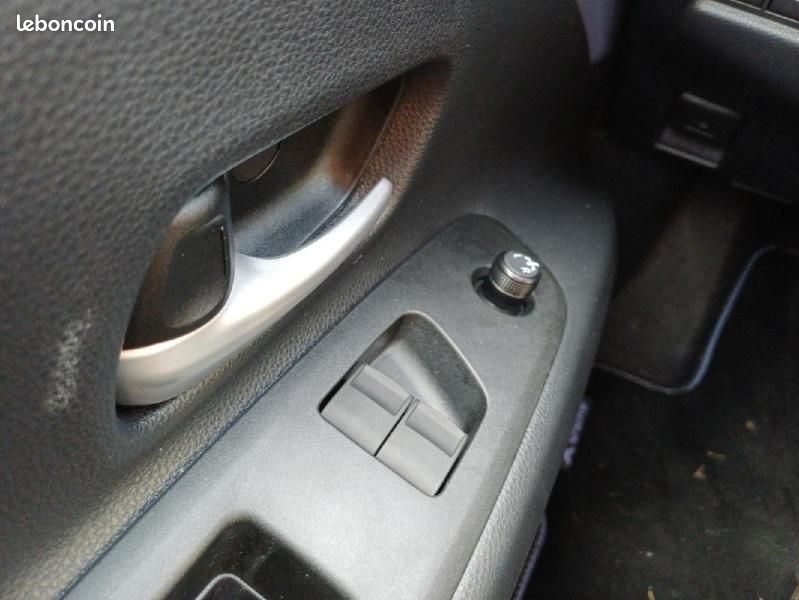 Toyota Aygo X 116h Graphic (image 24)