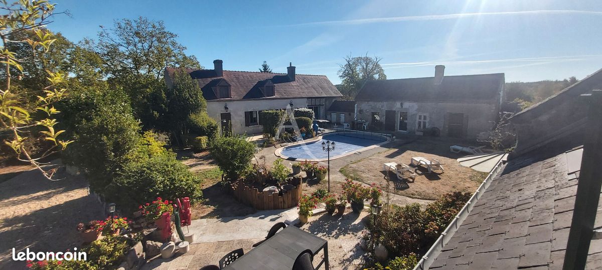 Maison 6 pièces 250 m² · à Saint-Martin-d'Abbat · 250 m² · 599 000 €