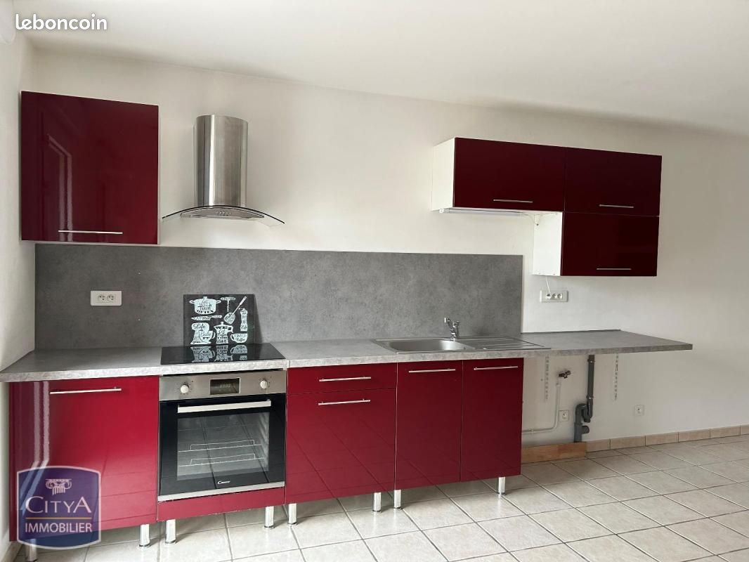 Appartement 3 pièces 93 m² · à Plouvain · 93 m² · 910 €/mois