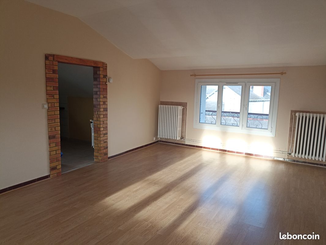 Appartement 3 pièces 78 m² · à Moulins · 77,5 m² · 710 €/mois
