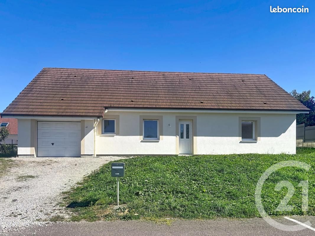 Maison 5 pièces 105 m² · à Lure · 105 m² · 950 €/mois