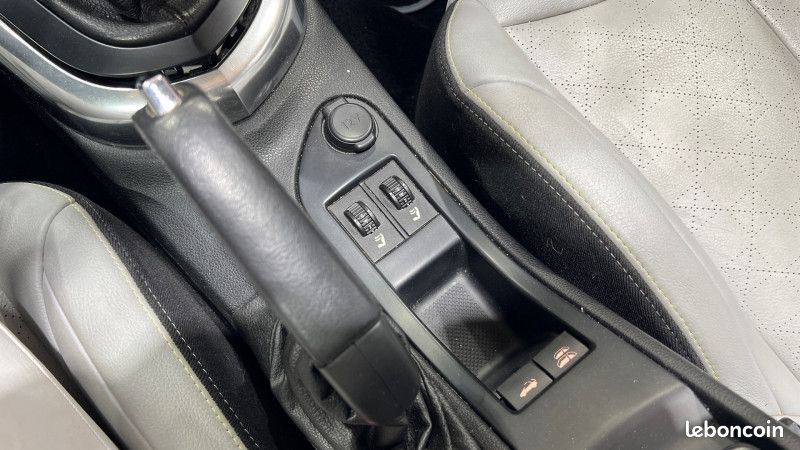 Peugeot 308 CC 2.0 HDI136 FAP ROLAND GARROS II (image 28)