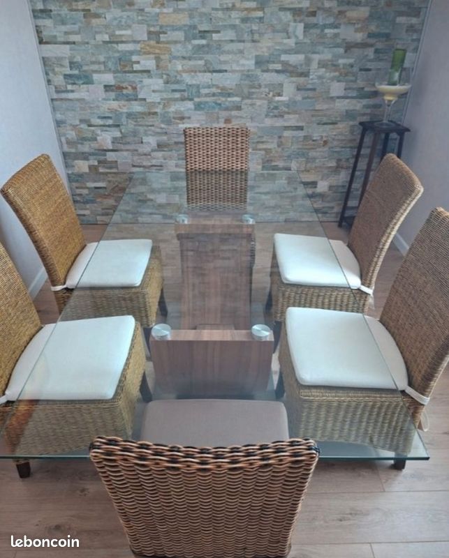 Table de salle à manger et chaises (image 1)