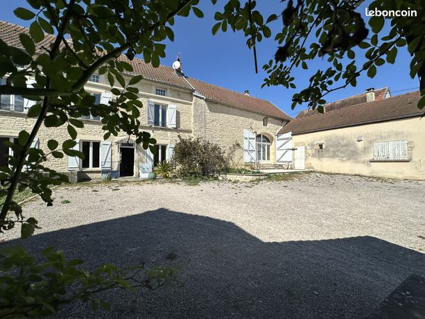 Propriété 9 pièces 342 m²