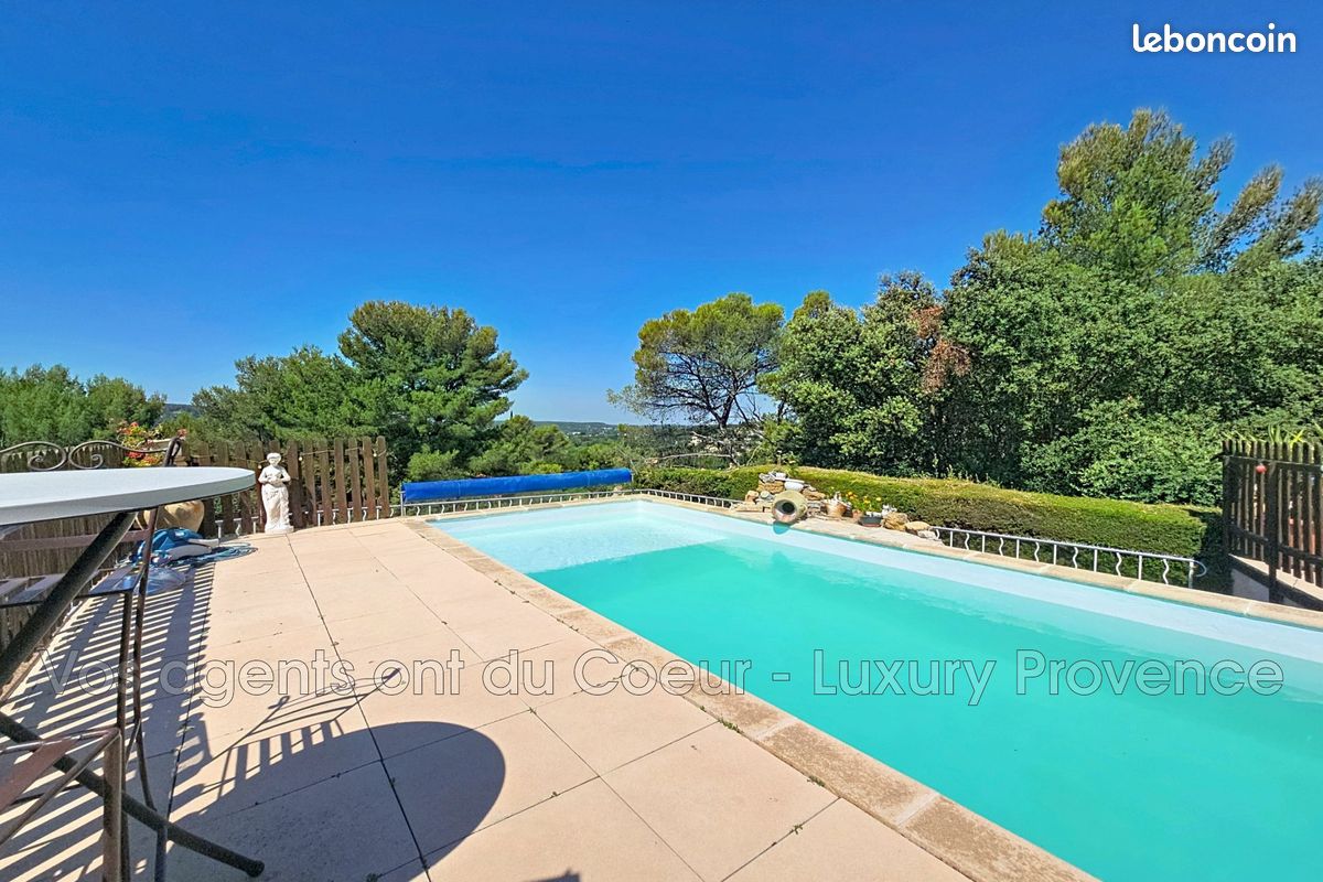 Maison 7 pièces 197 m² · à Simiane-Collongue · 197 m² · 730 000 €
