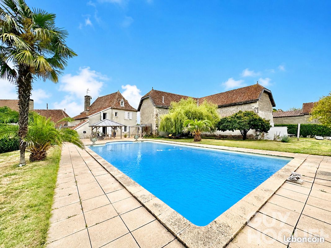 Maison 9 pièces 266 m² · à Orthez · 266 m² · 519 400 €