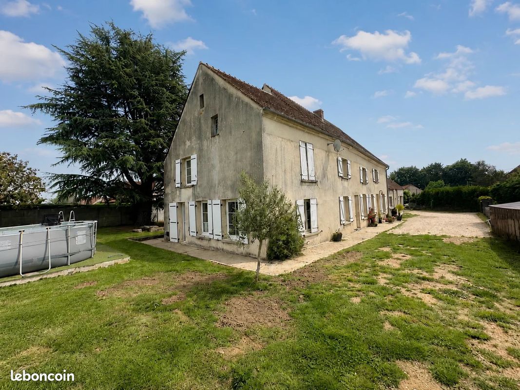 Maison 8 pièces 308 m² · à Coulommiers · 308 m² · 350 000 €