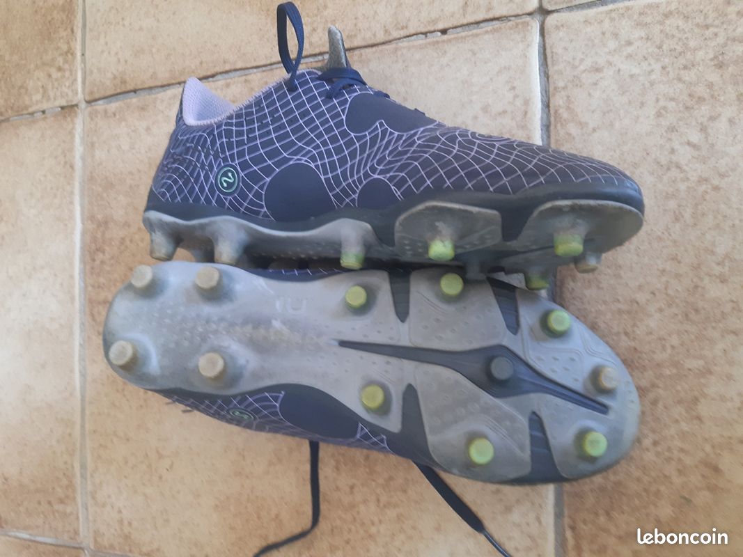 Chaussures crampons foot quasi neuf 37 Décathlon (image 2)