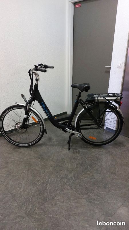Vélo électrique wayscral équipe d'une fourche télescopique freins à disques mécanique batterie d’origine 36V-10AM cadre taille M jantes en aluminium26" roule parfaitement en très bon état général (image 1)