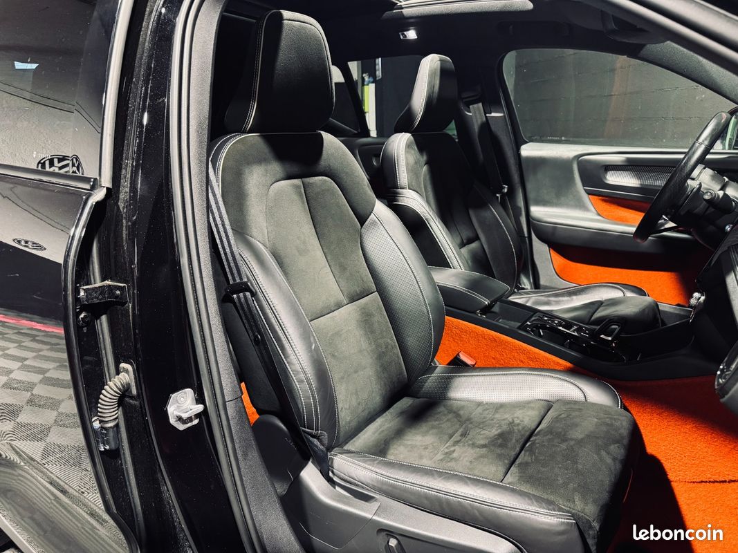 VOLVO XC40 R-Design T5 Recharge 180+82 ch DCT7 (image 16)