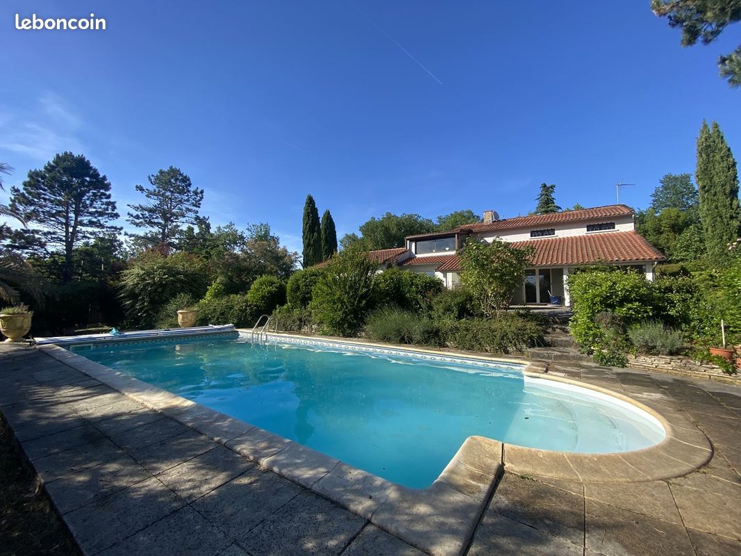 Maison 5 pièces 183 m² · à Puygouzon · 183 m² · 549 000 €