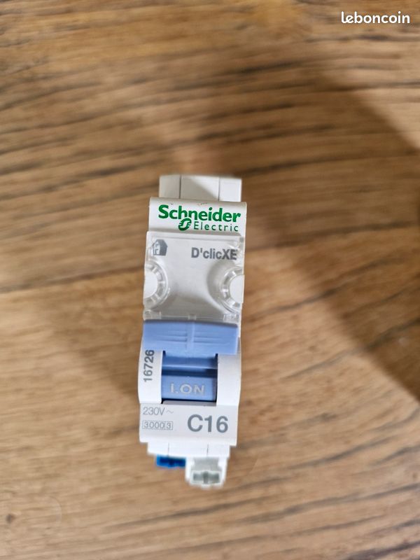 Disjoncteur 16A Schneider DClick Xe (image 1)