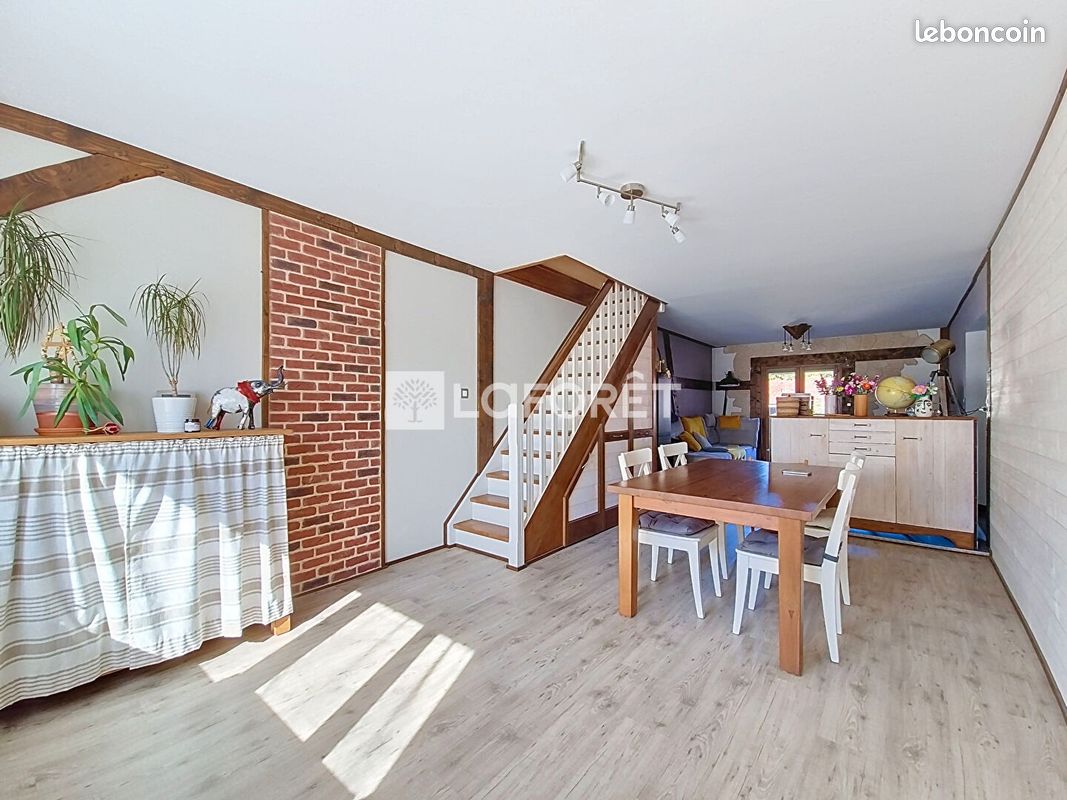 Maison 6 pièces 143 m² · à Arc-lès-Gray · 143 m² · 165 000 €