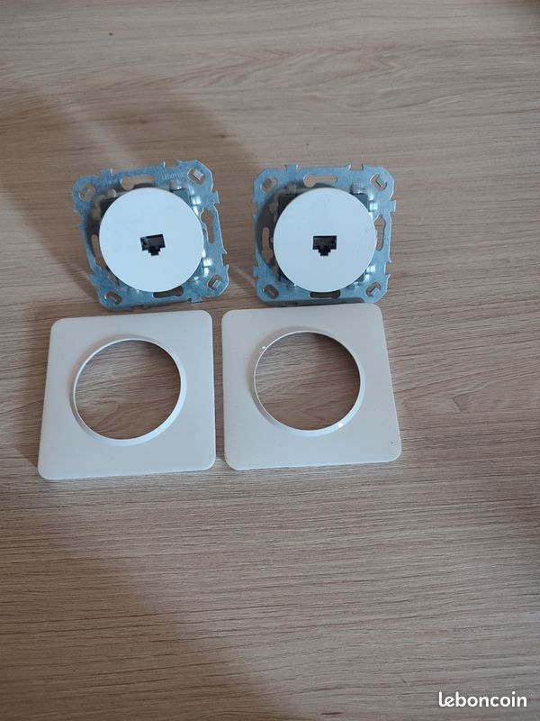 Lot de 2 Prises ethernet RJ45 (image 1)