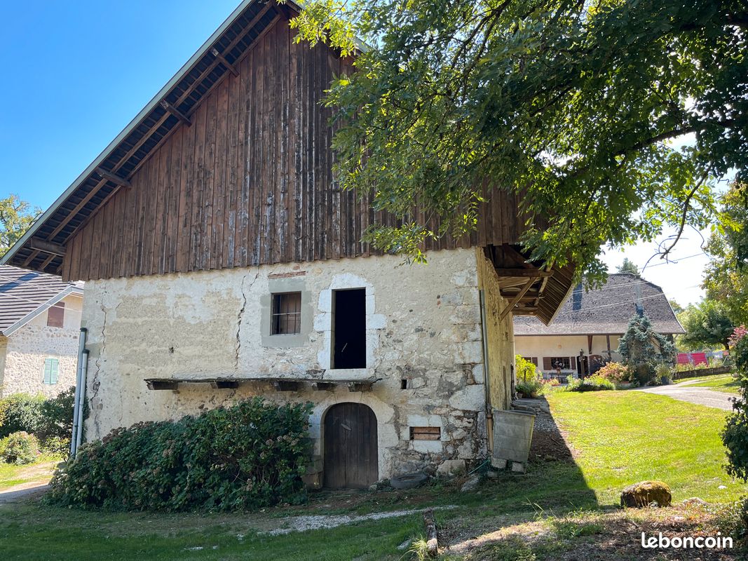 Maison 5 pièces 200 m² · à Entrelacs · 200 m² · 315 000 €
