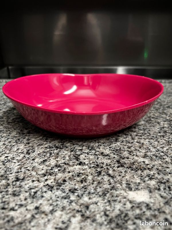 Assiette creuse rose (image 2)