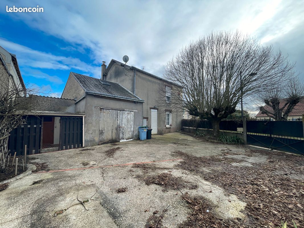 Maison 5 pièces 163 m² · à Fresnay-l'Évêque · 163 m² · 870 €/mois