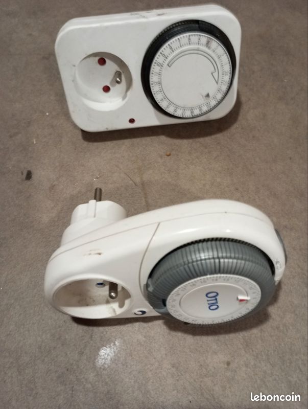 Prise programmable programmateur marche arrêt timer automatique coupure courant extinction minuteur (image 1)
