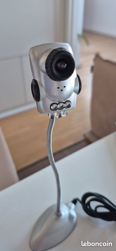 Webcam USB QCAM orientable sur flexible (image 1)