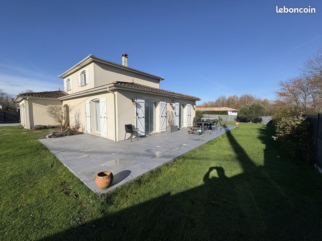 Maison 8 pièces 227 m² · à Camblanes-Et-Meynac · 227 m² · 613 600 €
