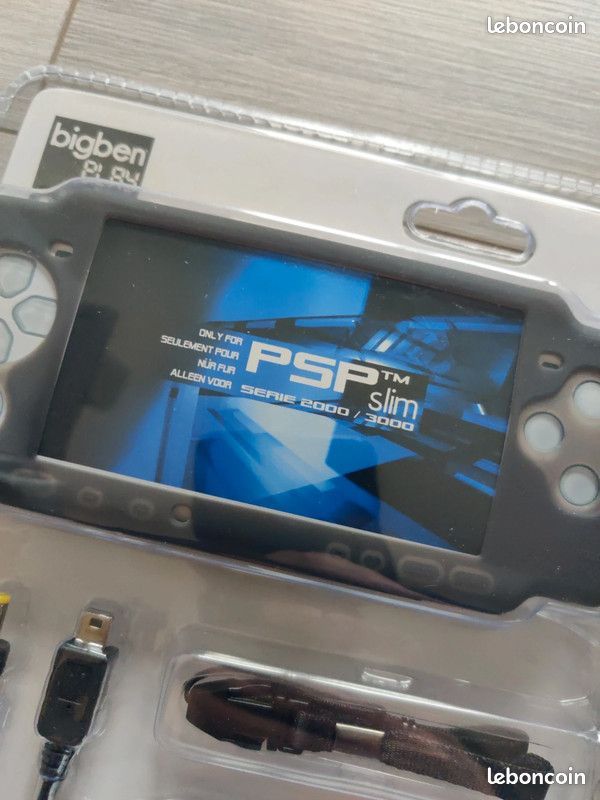 Pochette Officielle Noire Pour PSP Slim 2000 - Protection Rembourrée