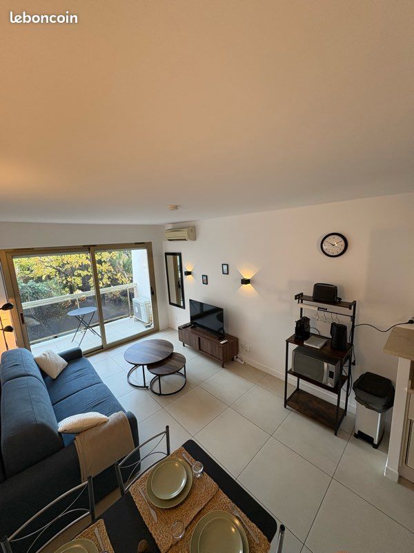 Studio cocooning à 200 m de la mer – Résidence avec piscine et parking privé (image 1)