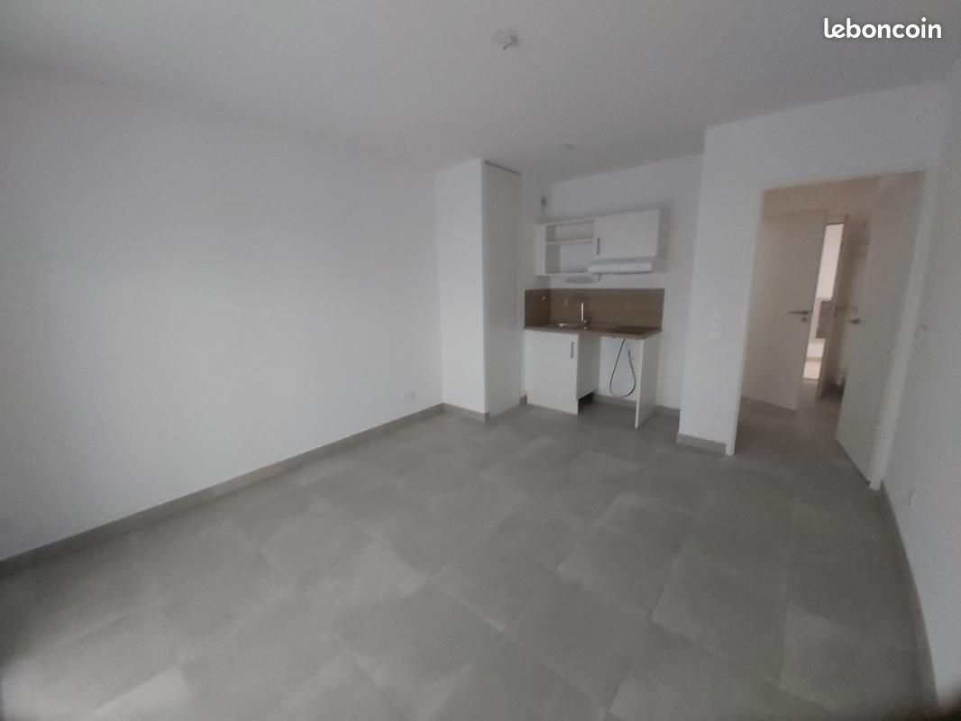 Appartement 1 pièce 24 m² · à Nîmes · 24 m² · 410 €