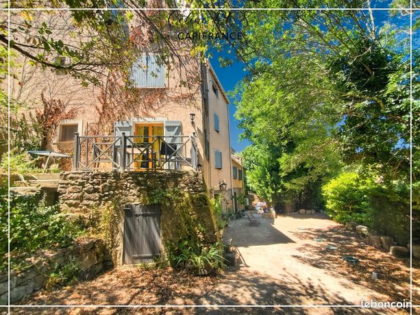Maison 11 pièces 310 m²