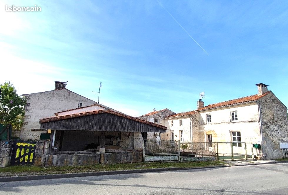 Maison 7 pièces 182 m² · à Bougneau · 182 m² · 198 000 €