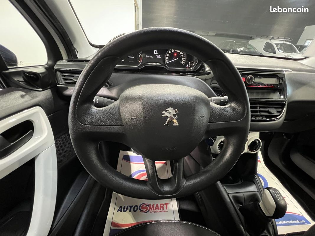 PEUGEOT 208 1.2i PureTech - 68Cv LIKE PHASE 2 CLIM (image 9)