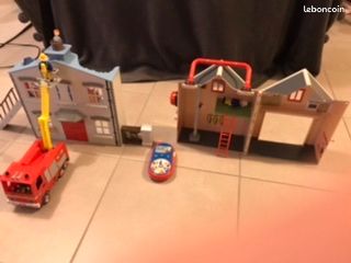 Caserne Sam le pompier et accessoires (image 1)